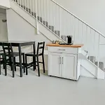 Beautiful Loft In Little Italy Sd With Parking